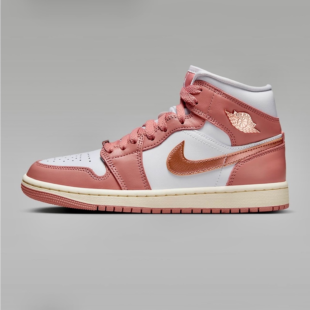 NIB Air Jordan 1 Mid SE size 11